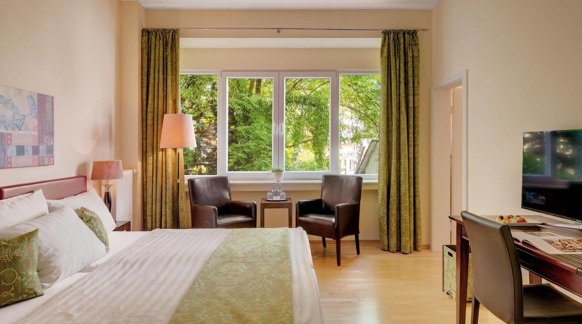 Hotel Villa Medici Bad Schonborn Exterior photo